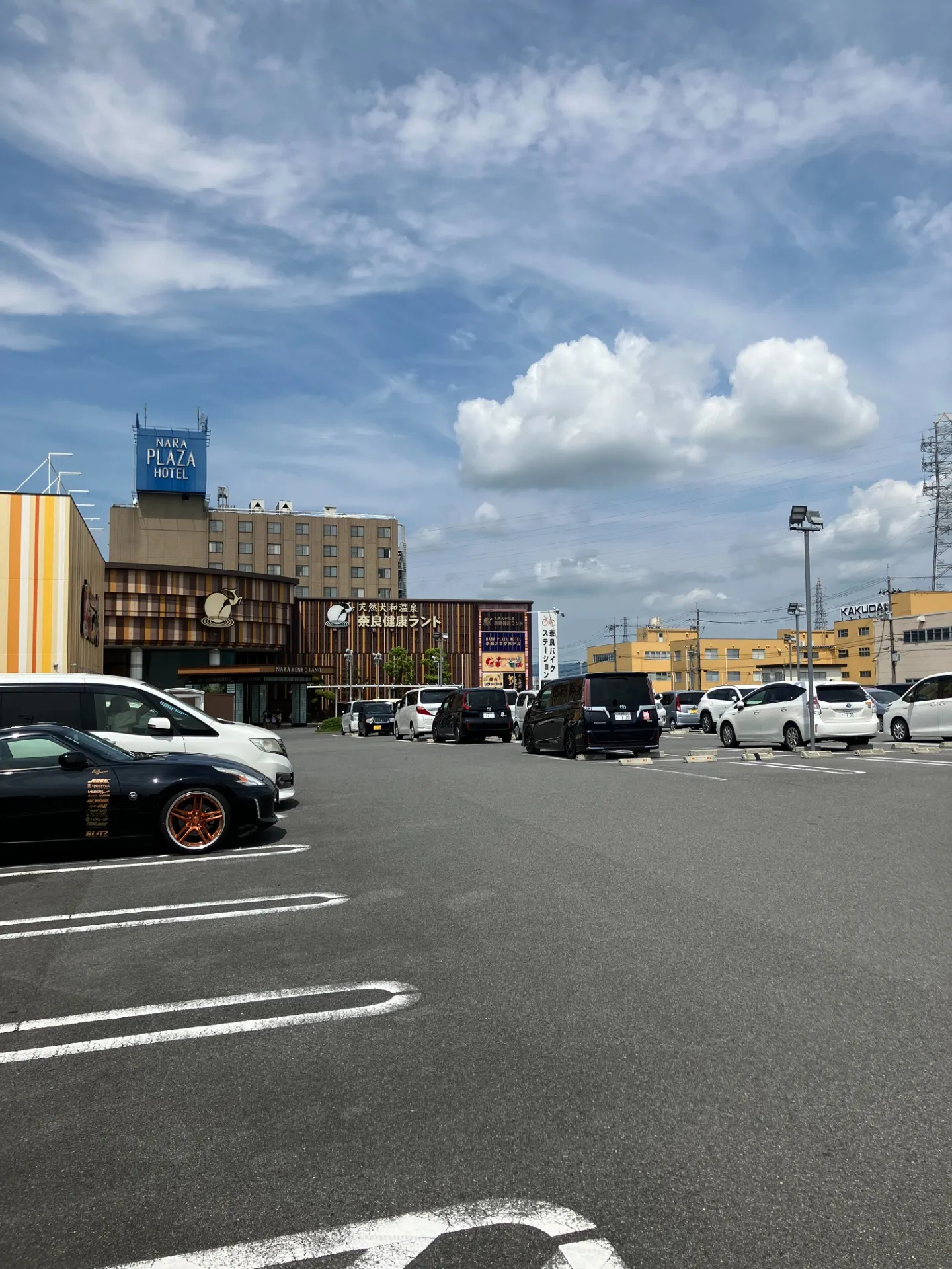【奈良】【大阪】【警備】　奈良健康ランド様駐車場にて清掃活動を実施しました